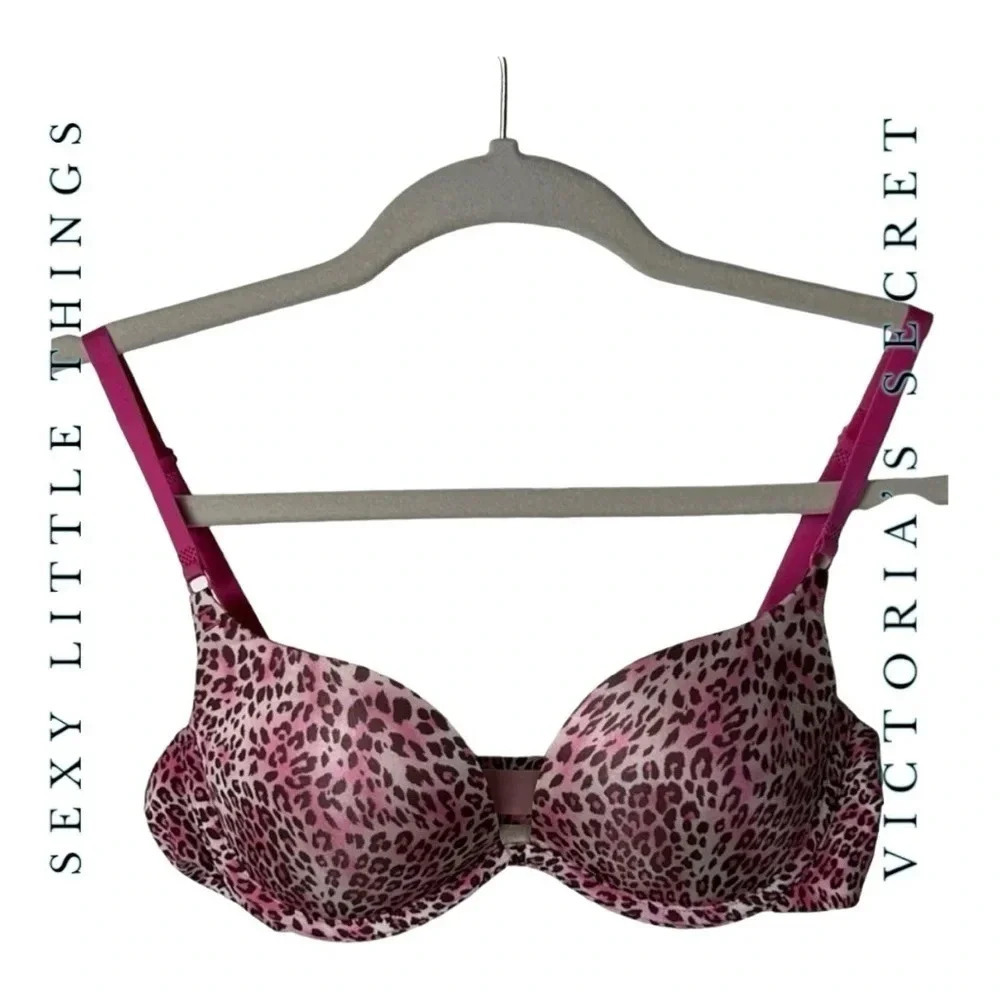 0900. “SEXY LITTLE THINGS” VICTORIA’S SECRET PUSH UP BRA‎ SIZE 34B PINK